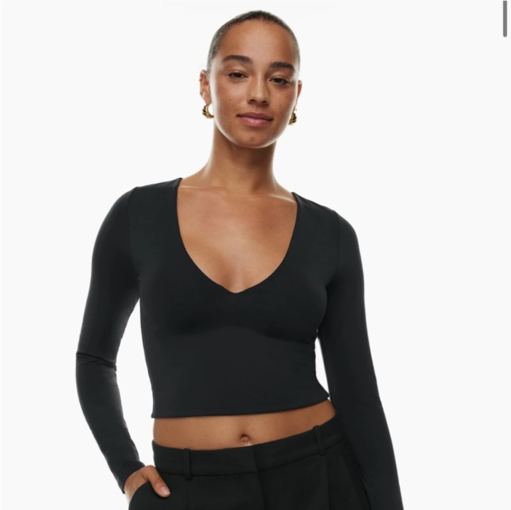 Babaton Contour Aritzia V Neck Long Sleeve Small